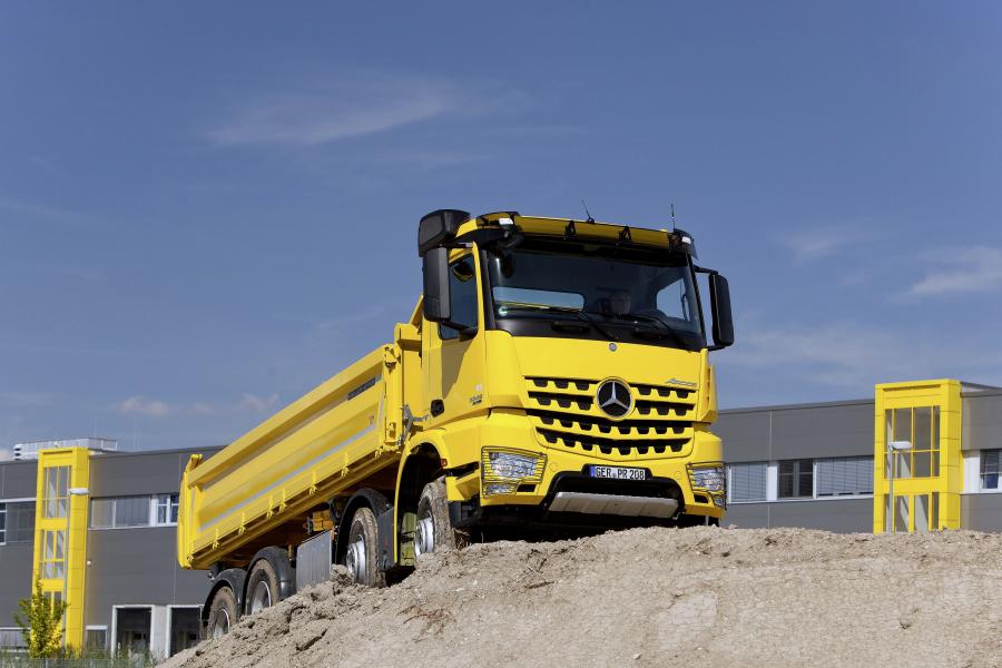  Mercedes-Benz Arocs 3245 2013 года  (фото 2 из 7)